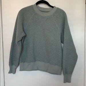 everlane renew fleece sweatshirt in pale sage